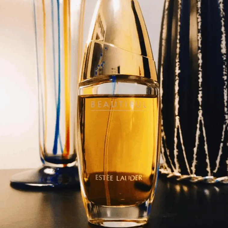 Estée Lauder Beautiful Eau de Parfum – Timeless Floral Elegance for Women