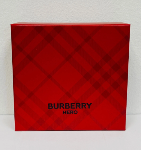 Burberry Hero for Men 2-Piece Gift Set – Eau de Parfum Spray + Travel Pen | Bold, Woody, Long-Lasting Scent