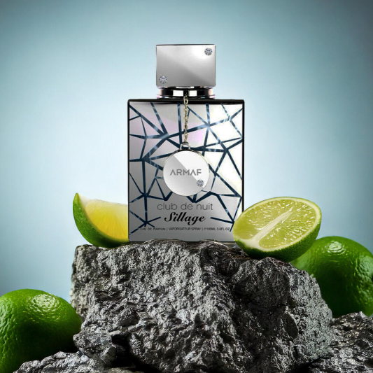 Armaf™ Club de Nuit Sillage Parfum 105ml – Fresh, Long-Lasting Unisex Fragrance with Floral-Woody Notes, Ideal for Day & Evening Elegance